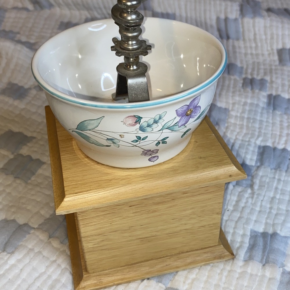 Vintage Pfaltzgraff April Pattern Violet Floral Manual Coffee Grinder 1990s - Picture 5 of 8